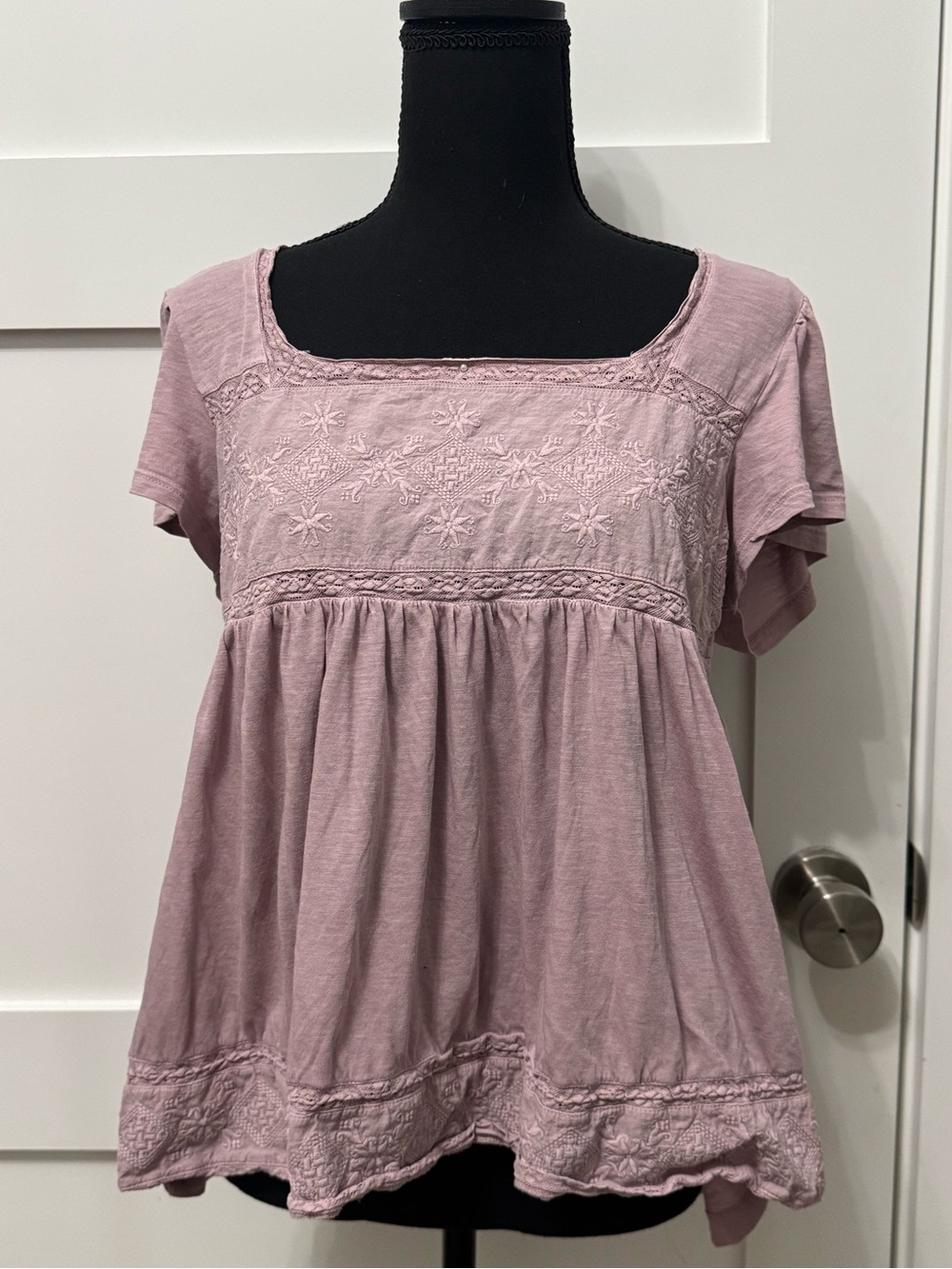 Lucky Brand Dusty Mauve Embroidered Peasant Top